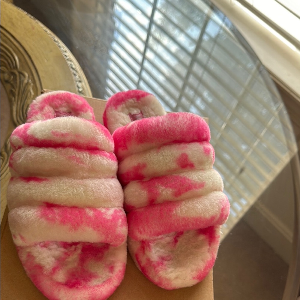 UGG Pink and White Fluffy Slippers (Fluff Yeah) - Picture 12 of 12